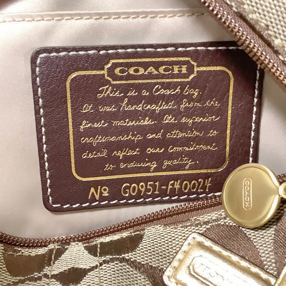 πHPππCOACH Mini PurseβLogo Pattern w/Gold - Picture 9 of 9